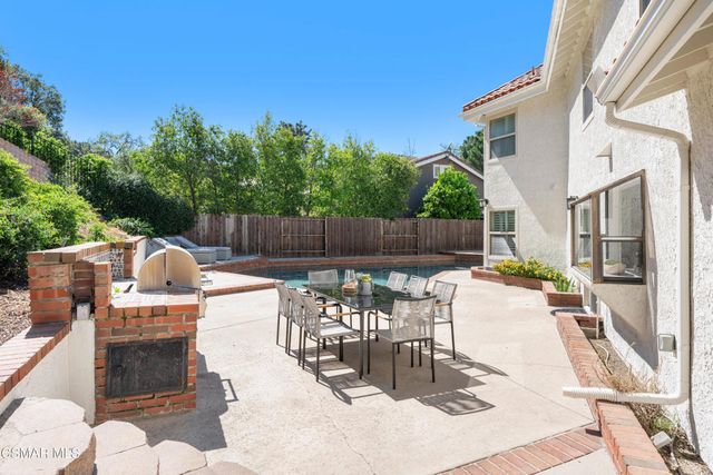 2140 Glastonbury Road, Westlake Village, CA 91361