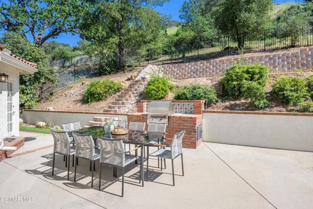 2140 Glastonbury Road, Westlake Village, CA 91361