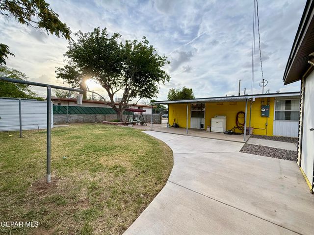 10382 YELLOWSTONE Street, El Paso, TX 79924