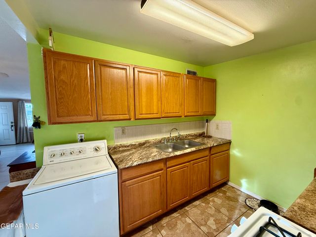 10382 YELLOWSTONE Street, El Paso, TX 79924