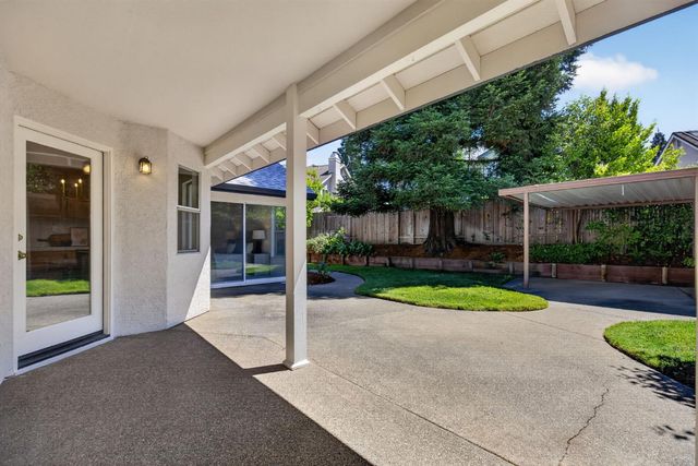 1582 Misty Wood Dr, Roseville, CA 95747