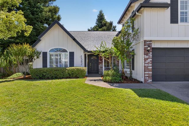 1582 Misty Wood Dr, Roseville, CA 95747