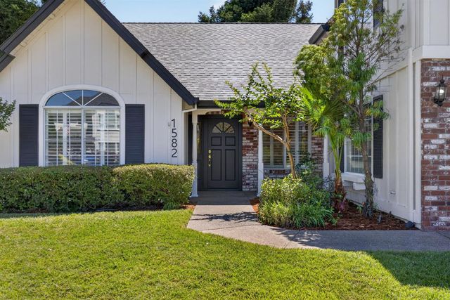 1582 Misty Wood Dr, Roseville, CA 95747