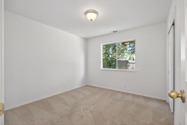 1582 Misty Wood Dr, Roseville, CA 95747