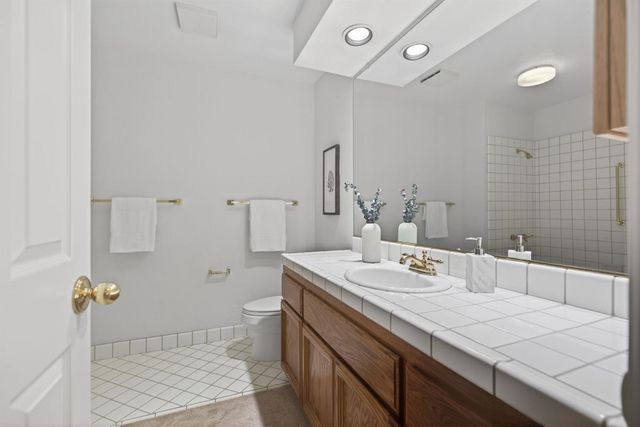 1582 Misty Wood Dr, Roseville, CA 95747