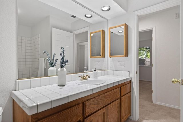 1582 Misty Wood Dr, Roseville, CA 95747