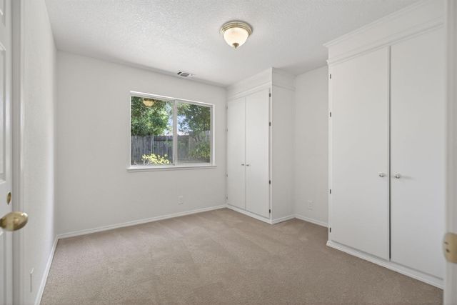 1582 Misty Wood Dr, Roseville, CA 95747