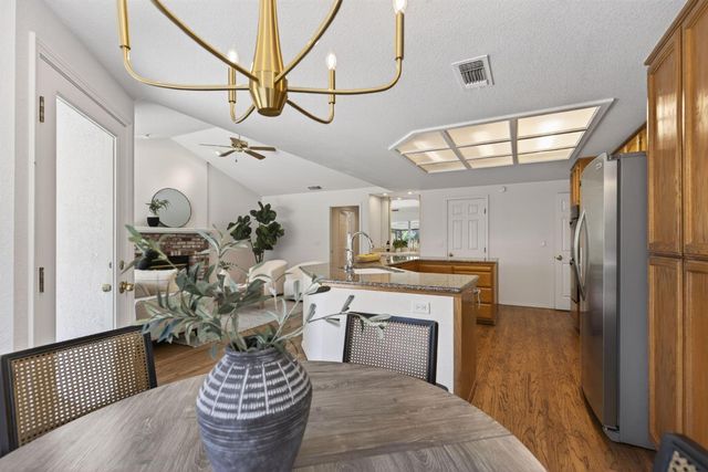 1582 Misty Wood Dr, Roseville, CA 95747