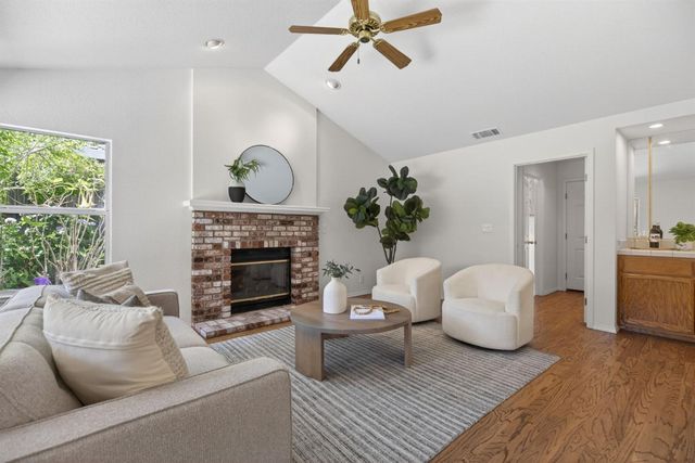 1582 Misty Wood Dr, Roseville, CA 95747