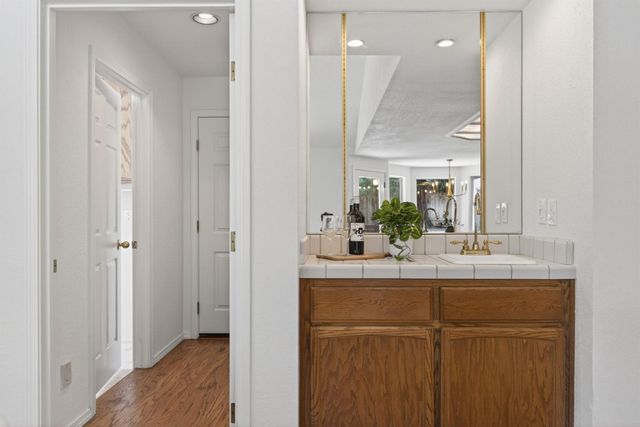 1582 Misty Wood Dr, Roseville, CA 95747