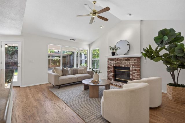 1582 Misty Wood Dr, Roseville, CA 95747
