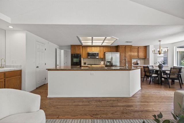 1582 Misty Wood Dr, Roseville, CA 95747