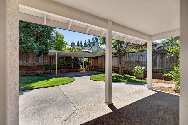1582 Misty Wood Dr, Roseville, CA 95747