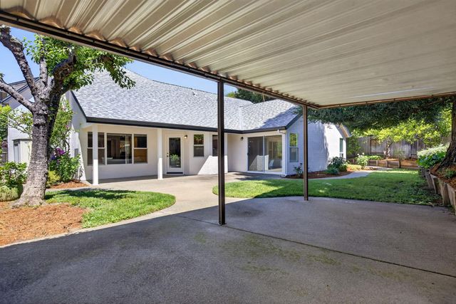 1582 Misty Wood Dr, Roseville, CA 95747