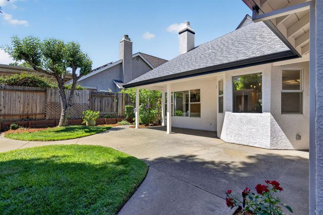 1582 Misty Wood Dr, Roseville, CA 95747