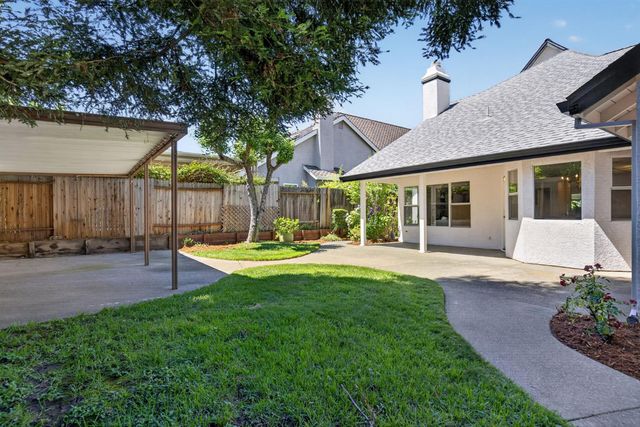 1582 Misty Wood Dr, Roseville, CA 95747
