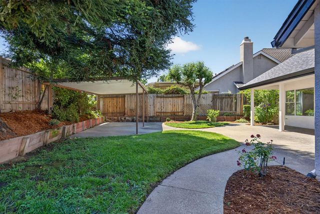 1582 Misty Wood Dr, Roseville, CA 95747