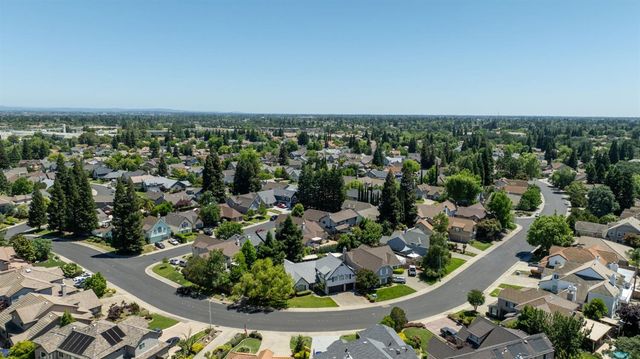 1582 Misty Wood Dr, Roseville, CA 95747