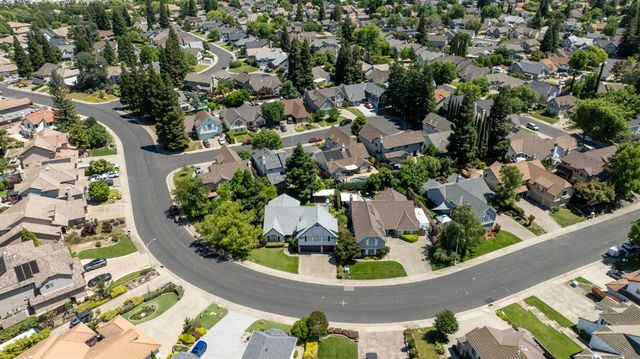 1582 Misty Wood Dr, Roseville, CA 95747