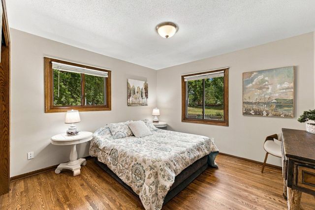 1325 Sumter Avenue N, Golden Valley, MN 55427