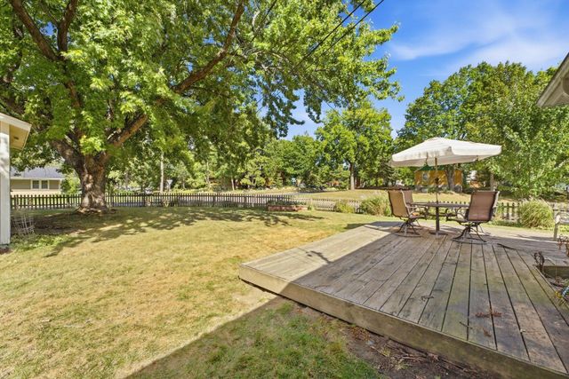 1325 Sumter Avenue N, Golden Valley, MN 55427