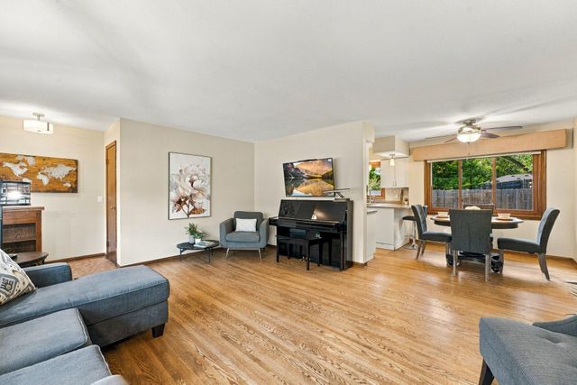 1325 Sumter Avenue N, Golden Valley, MN 55427