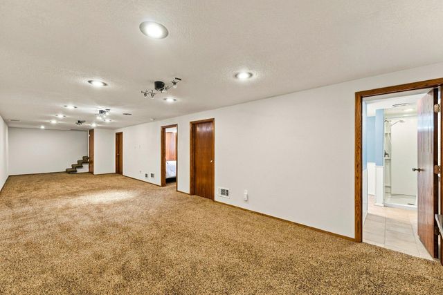 1325 Sumter Avenue N, Golden Valley, MN 55427