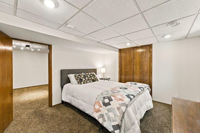 1325 Sumter Avenue N, Golden Valley, MN 55427