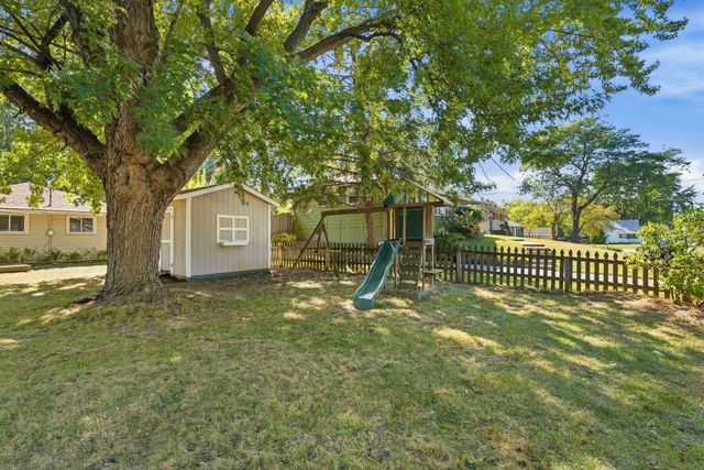 1325 Sumter Avenue N, Golden Valley, MN 55427