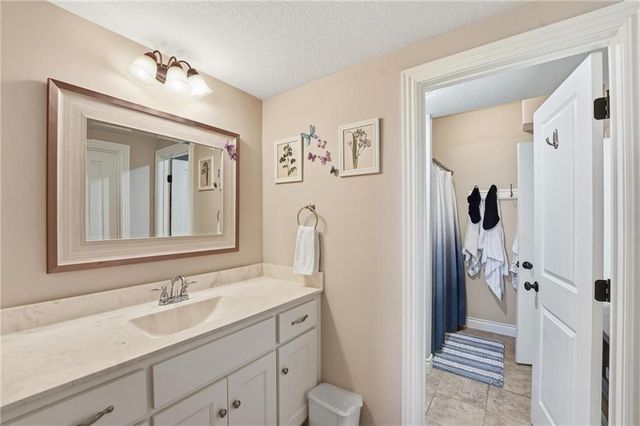 2204 NE 111th Terrace, Kansas City, MO 64155