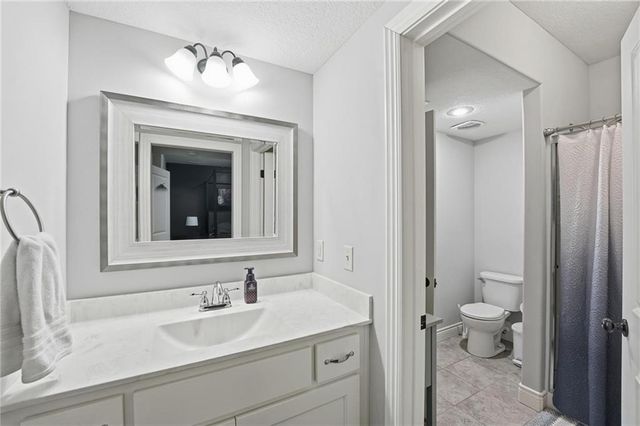 2204 NE 111th Terrace, Kansas City, MO 64155