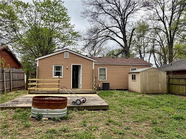 1334 Cheyenne Street, Leavenworth, KS 66048