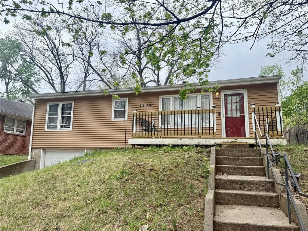 1334 Cheyenne Street, Leavenworth, KS 66048