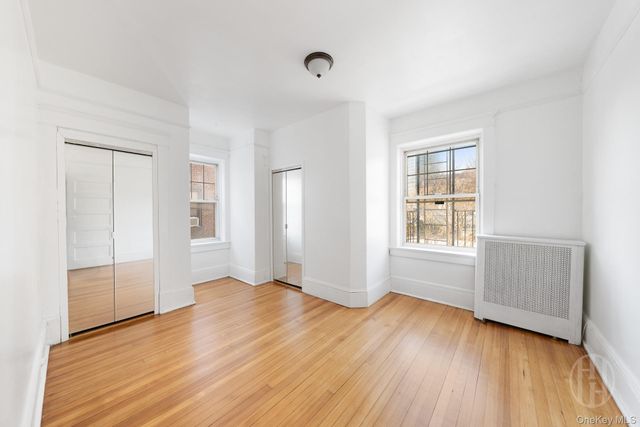 27 Locust Avenue 2S, New Rochelle, NY 10801