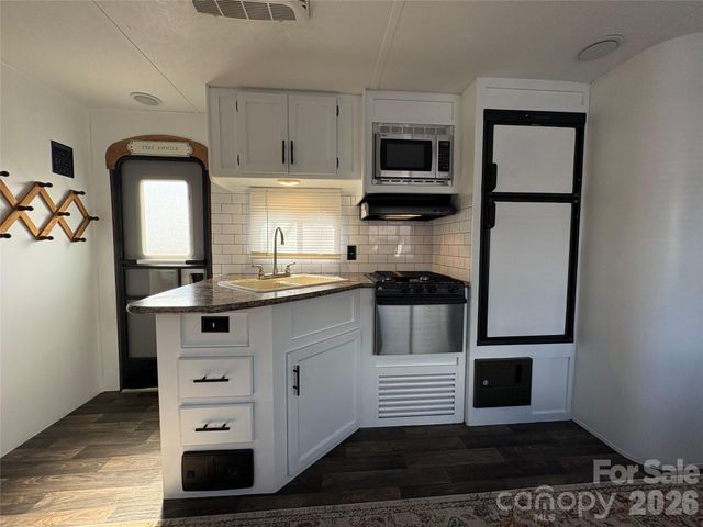 148 Marina Drive, New London, NC 28127