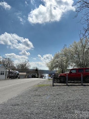 148 Marina Drive, New London, NC 28127