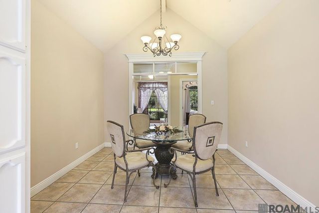 14161 Twelve Oaks Dr, Walker, LA 70785