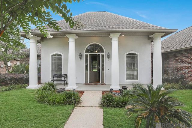 14161 Twelve Oaks Dr, Walker, LA 70785