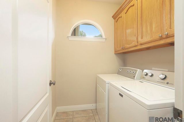 14161 Twelve Oaks Dr, Walker, LA 70785