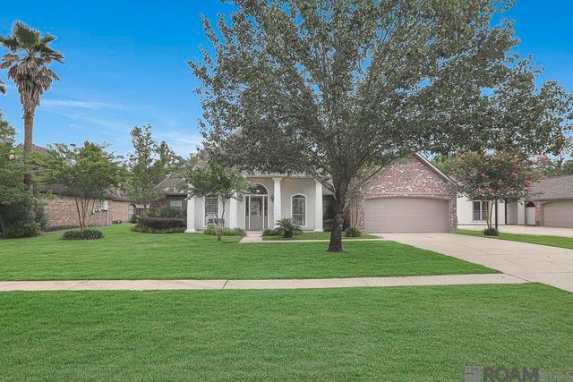 14161 Twelve Oaks Dr, Walker, LA 70785