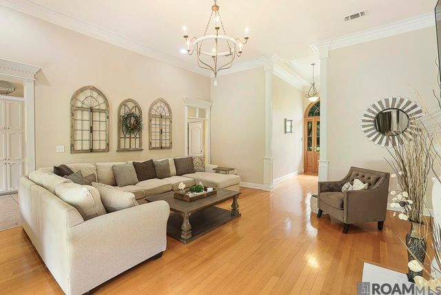 14161 Twelve Oaks Dr, Walker, LA 70785