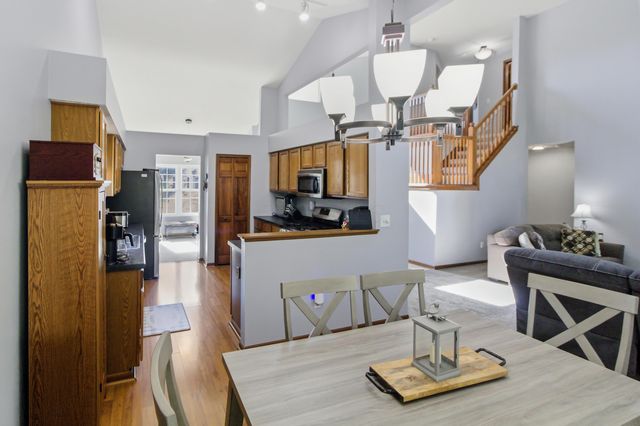 1955 Royal Oak Drive, Lewis Center, OH 43035