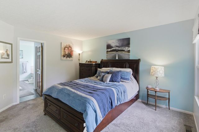 1955 Royal Oak Drive, Lewis Center, OH 43035