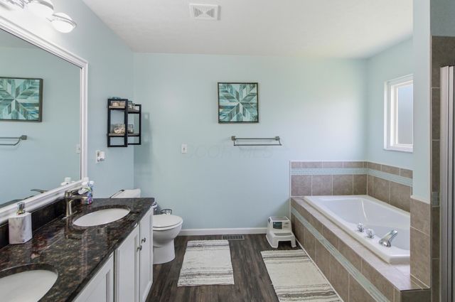 1955 Royal Oak Drive, Lewis Center, OH 43035