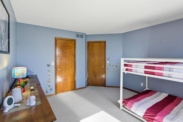 1955 Royal Oak Drive, Lewis Center, OH 43035