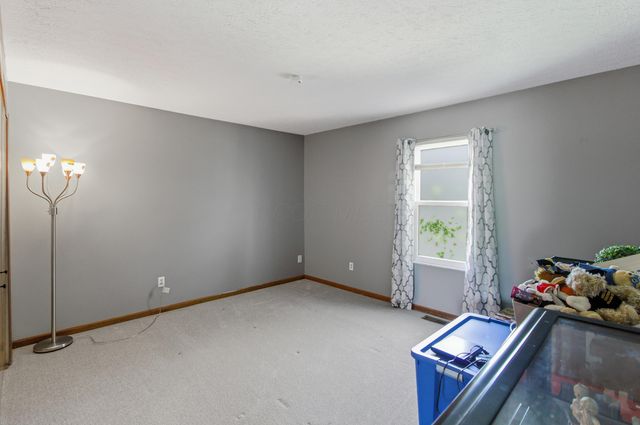 1955 Royal Oak Drive, Lewis Center, OH 43035