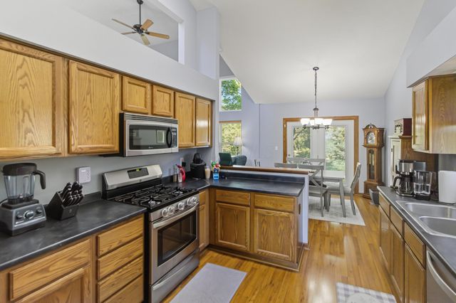 1955 Royal Oak Drive, Lewis Center, OH 43035