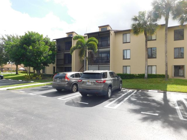 627 Sea Pine Way A2, Greenacres, FL 33415