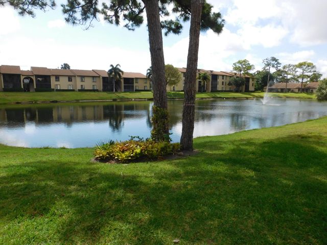 627 Sea Pine Way A2, Greenacres, FL 33415