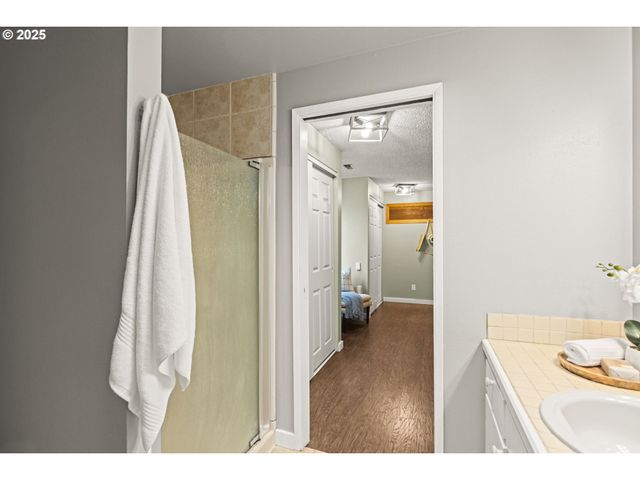 19230 Sw PROSPECT Pl, Beaverton, OR 97078